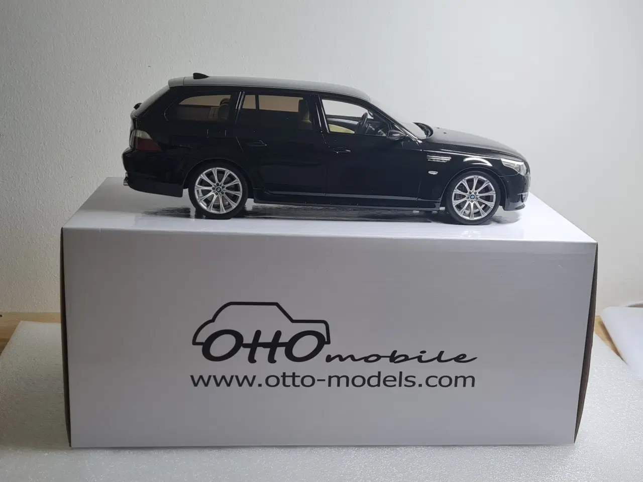 Billede 6 - 1:18 BMW M5 E61 Touring ottomobile 