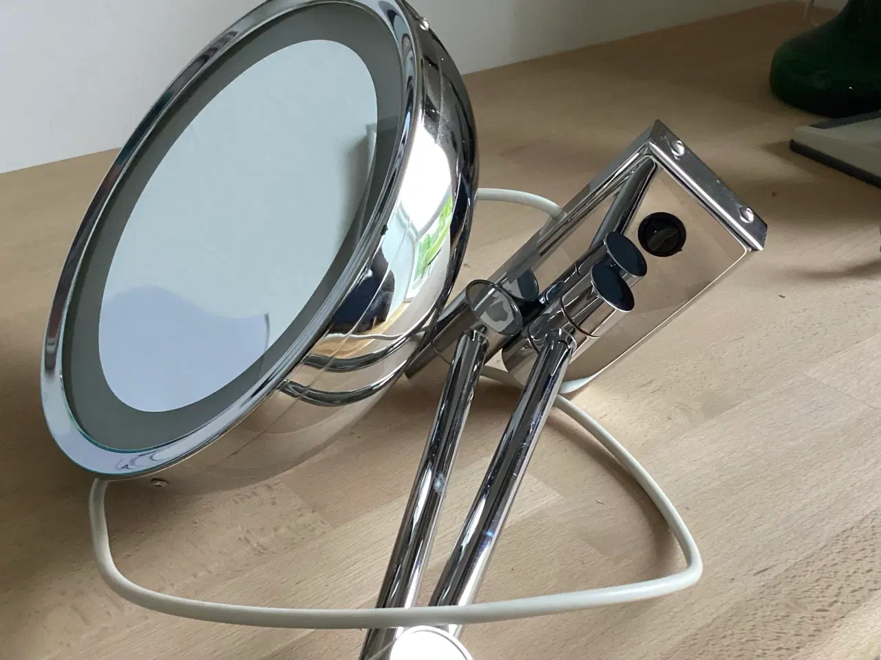 Billede 2 - Make-ud-spejl med lys