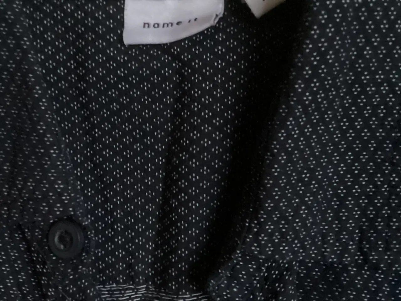 Billede 2 - Mørkeblå med hvidt mønster Name It skjorte 