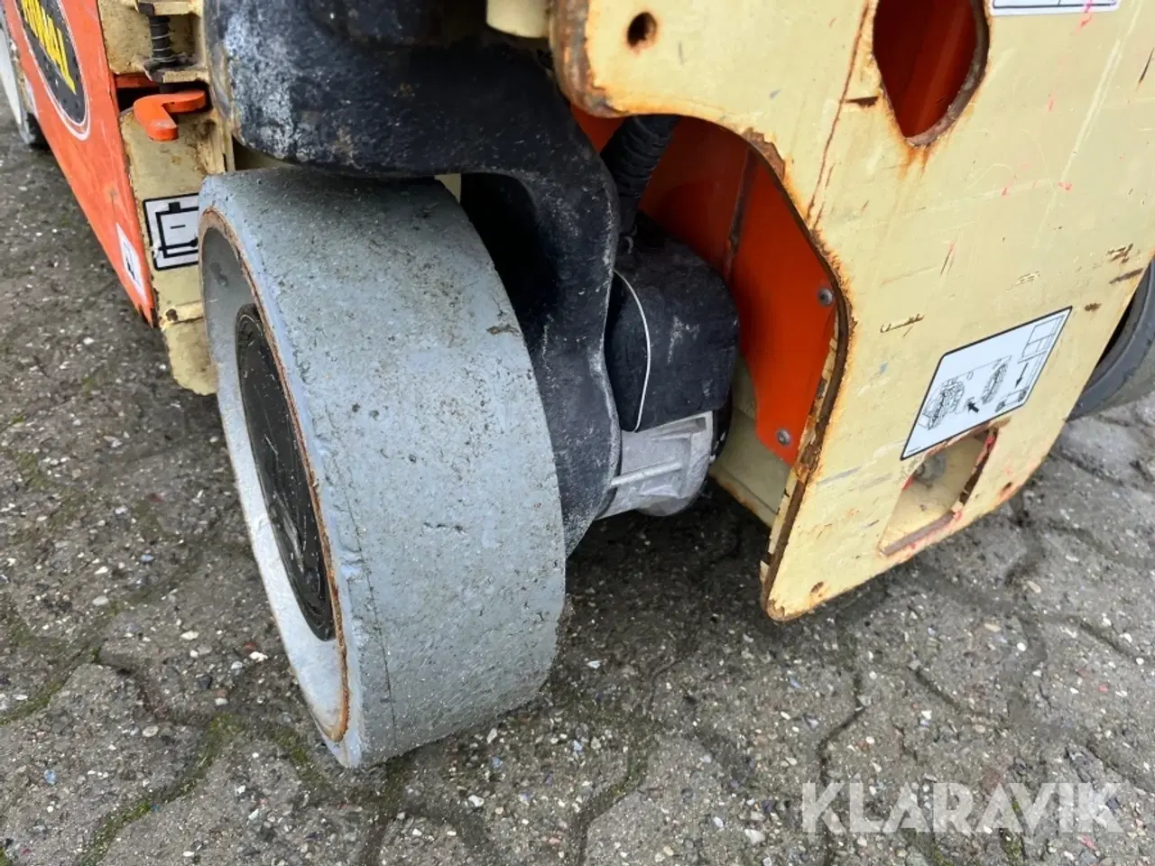 Billede 10 - Søjlelift JLG 1230ES