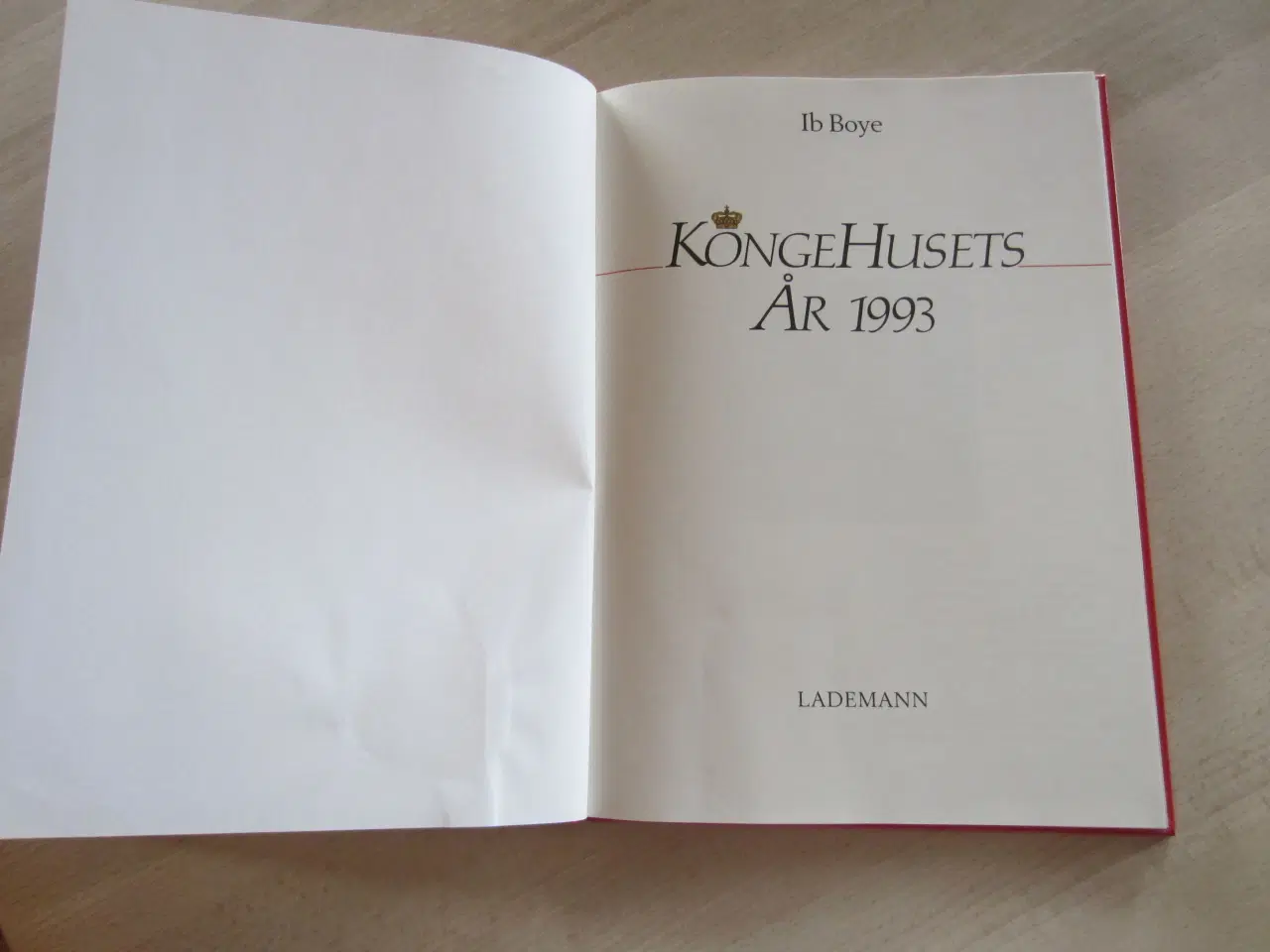 Billede 2 - Bog - Kongehuset år 1993