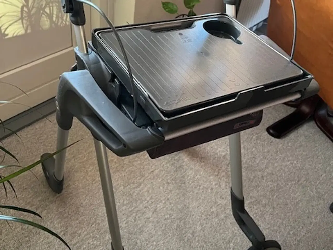 Billede 2 - Indendørs rollator næsten ikke brugt