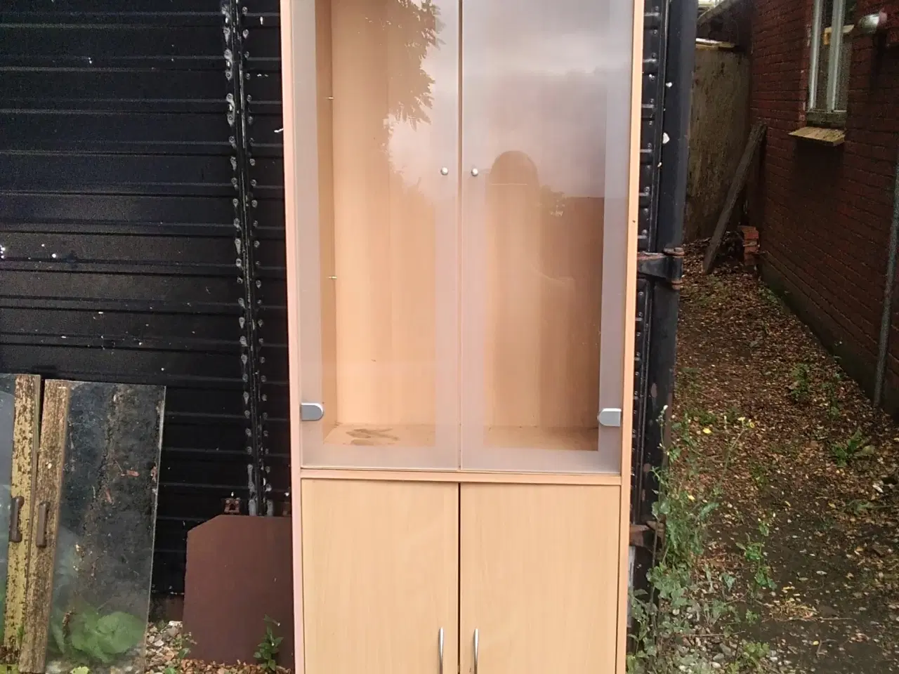Billede 1 - GRATIS VITRINE 60 X 185 FØRST TIL MØLLE HER OG NU 