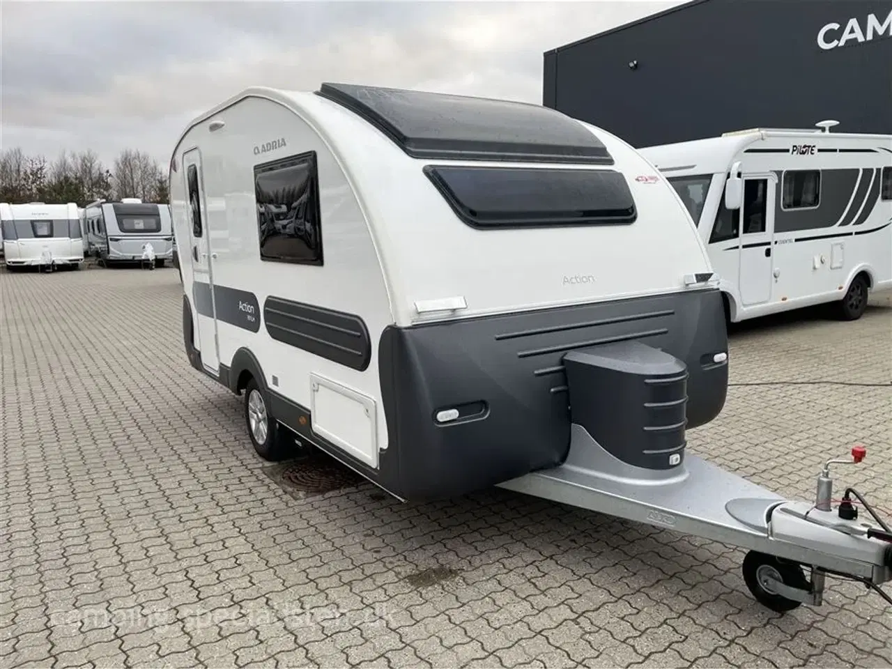 Billede 2 - 2022 - Adria Action 391 LH Så god som ny - Adria Action 391 LH Model 2022 - Kommer snart hos Camping-Specialisten i Silkeborg