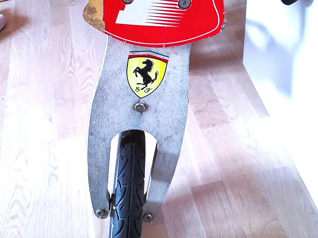 Billede 3 - LØBECYKEL / PUSH BIKE FERRARI SCUDERIA