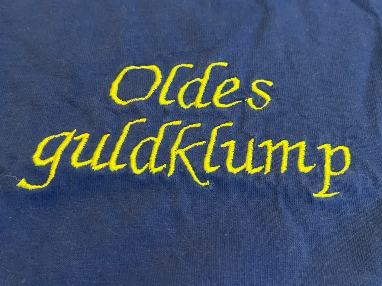 Billede 3 - T-shirt med tryk
