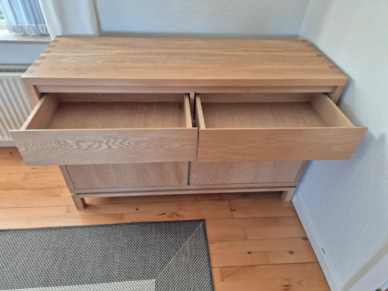 Billede 5 - Skænk i massiv, ubehandlet eg