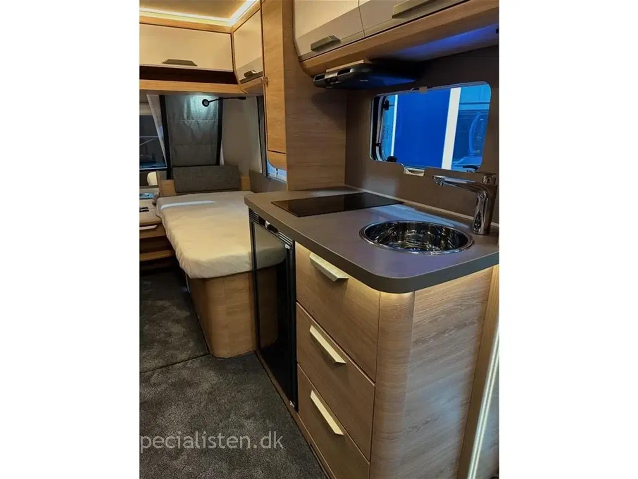 Billede 11 - 2026 - Knaus Südwind 460 EU   Knaus Südvind 460 EU Black Selection model 2026 - kan ses til foråret hos Camping-Specialisten.dk