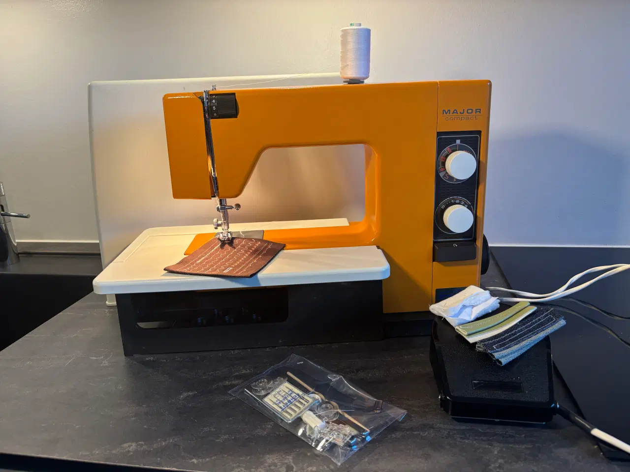 Billede 1 - Major compact symaskine
