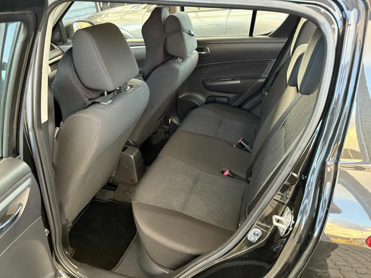 Billede 5 - Suzuki Swift 1,2 16V Young 94 HK 5d - 2013