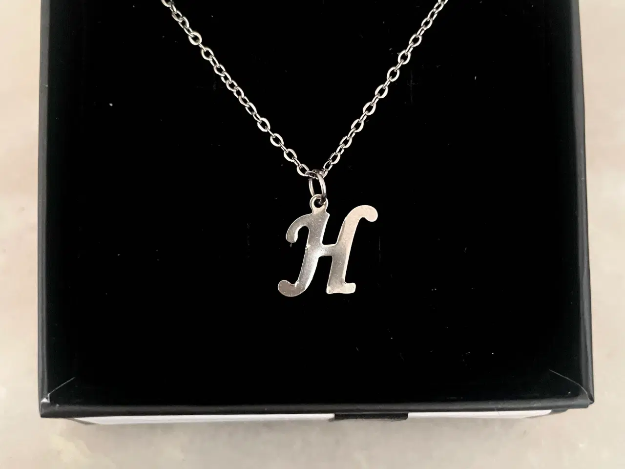 Billede 1 - Halskæde med vedhæng