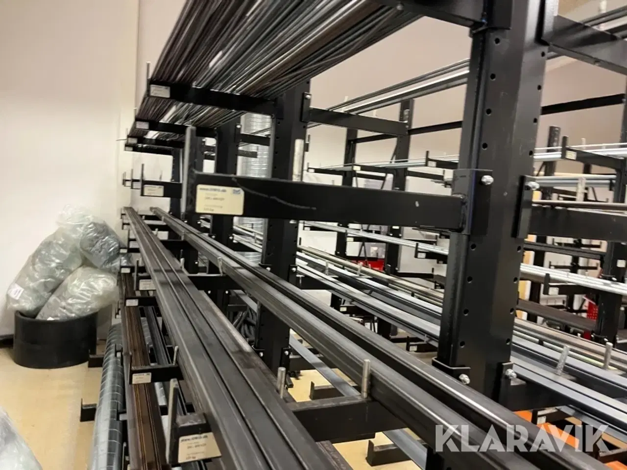 Billede 9 - Grenreol en række