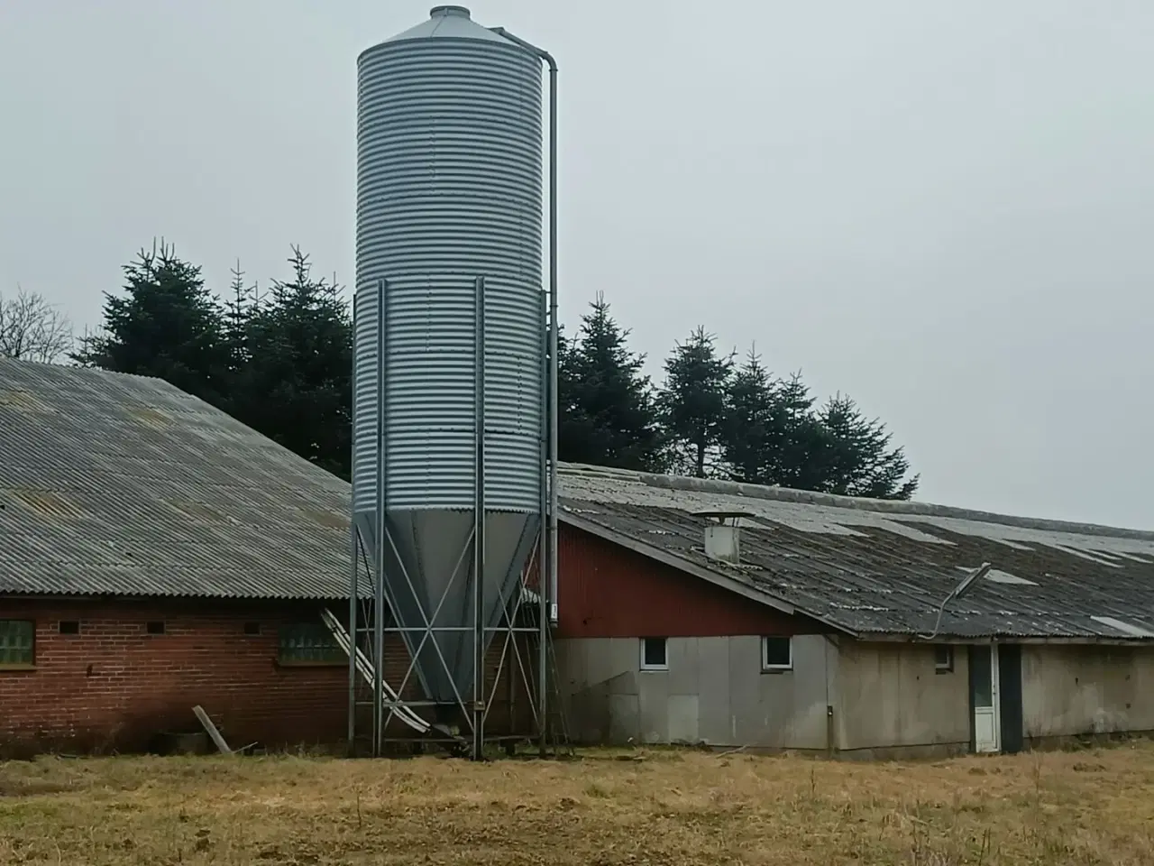 Billede 1 - - - - Silo (Måske MHJ) men nok en Dacs silo,