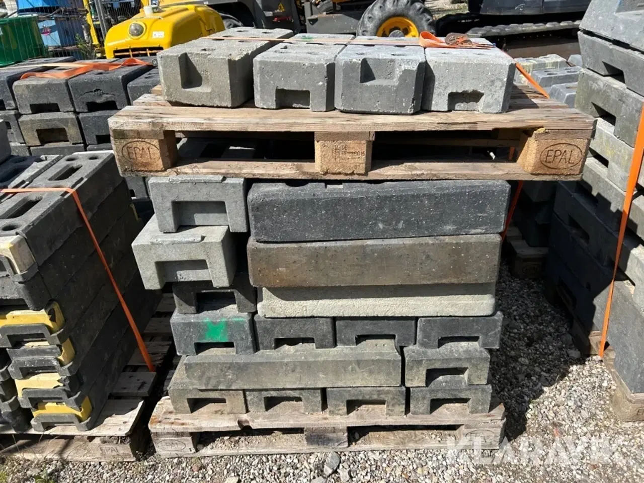 Billede 5 - Byggehegns fødder 9 paller