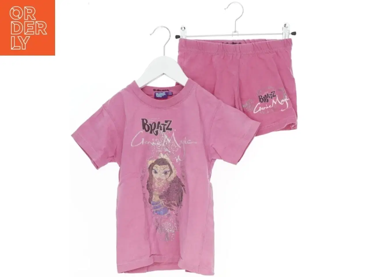 Billede 1 - Bratz t-shirt og shorts sæt fra Bratz (str. 128)