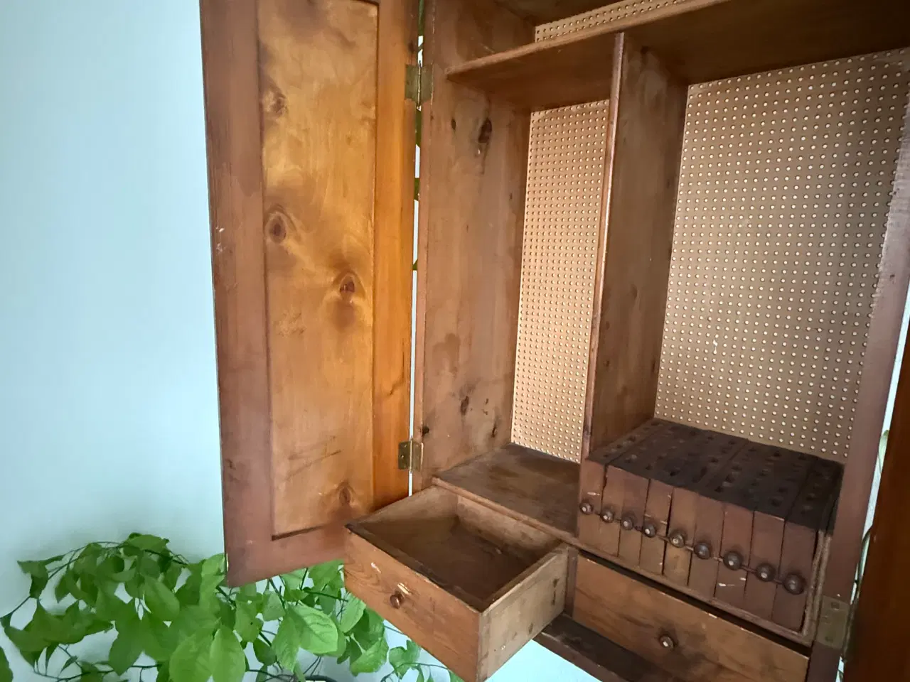 Billede 3 - Gammeldags køkken chatol skab