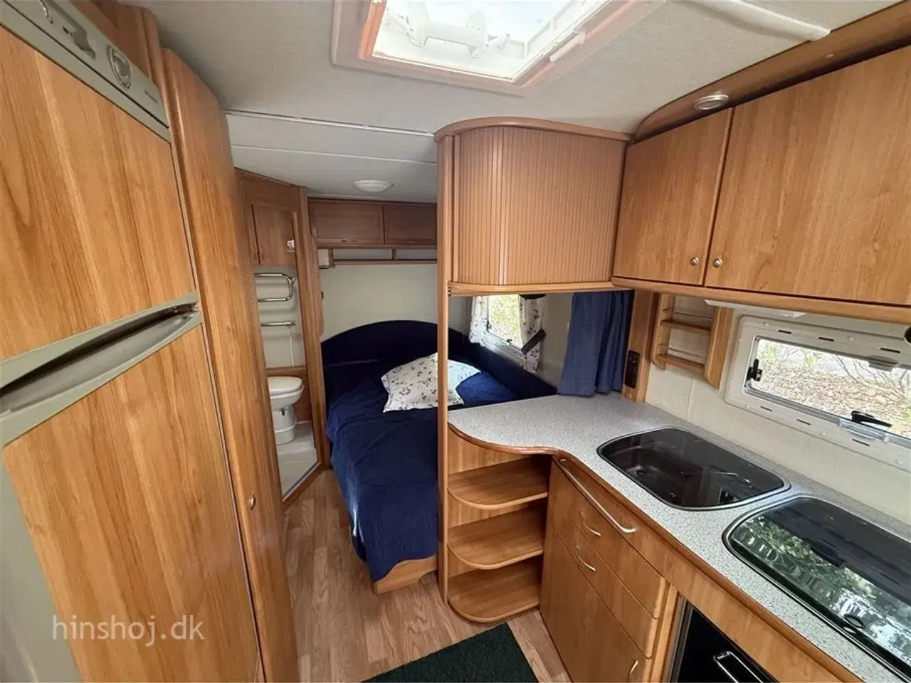 Billede 10 - 2004 - Polar   Fin ældre vintervogn med bla mover og fortelt fra Hinshøj Caravan A/S.