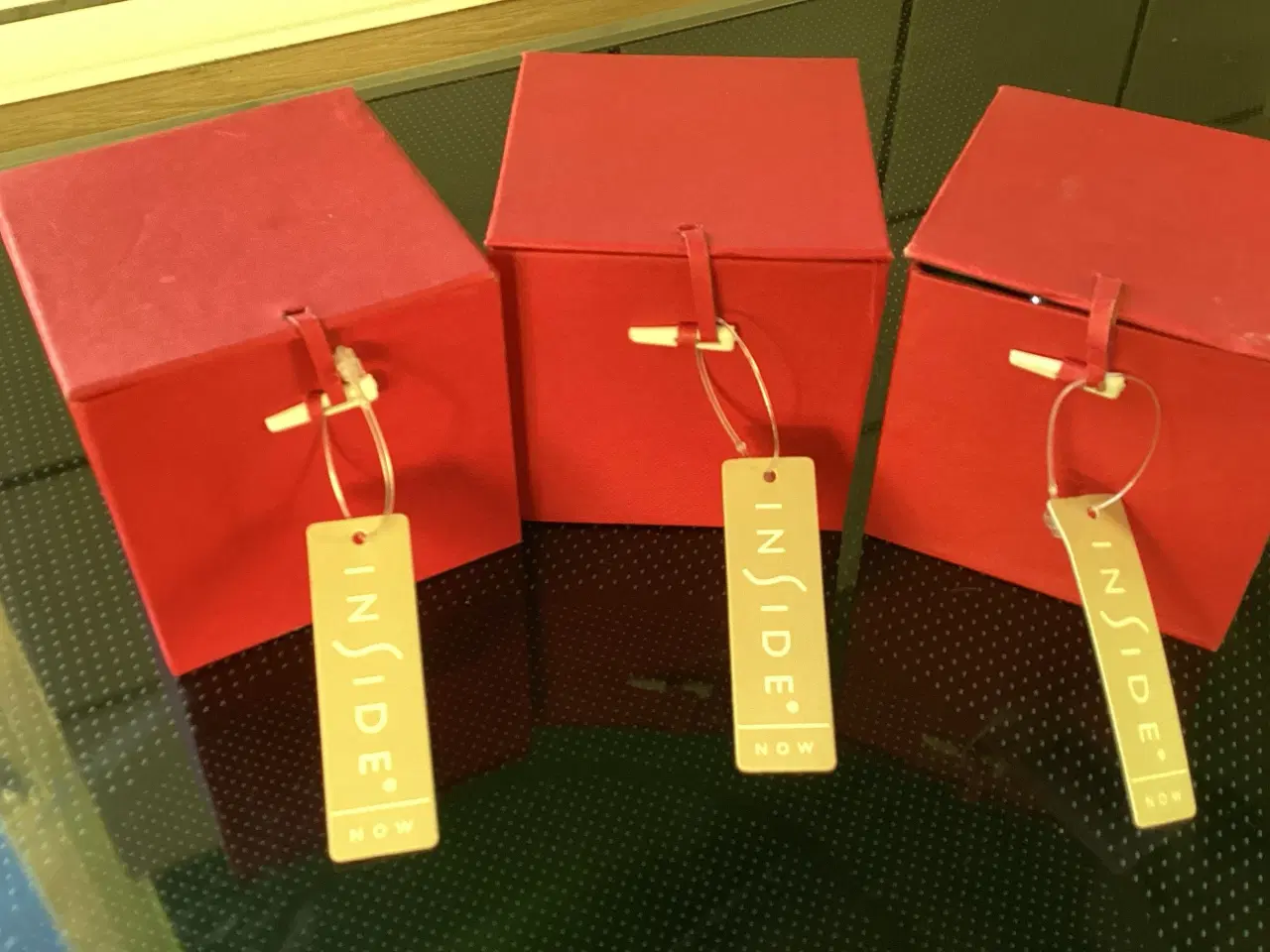 Billede 12 - 3 glas julekugler i æske