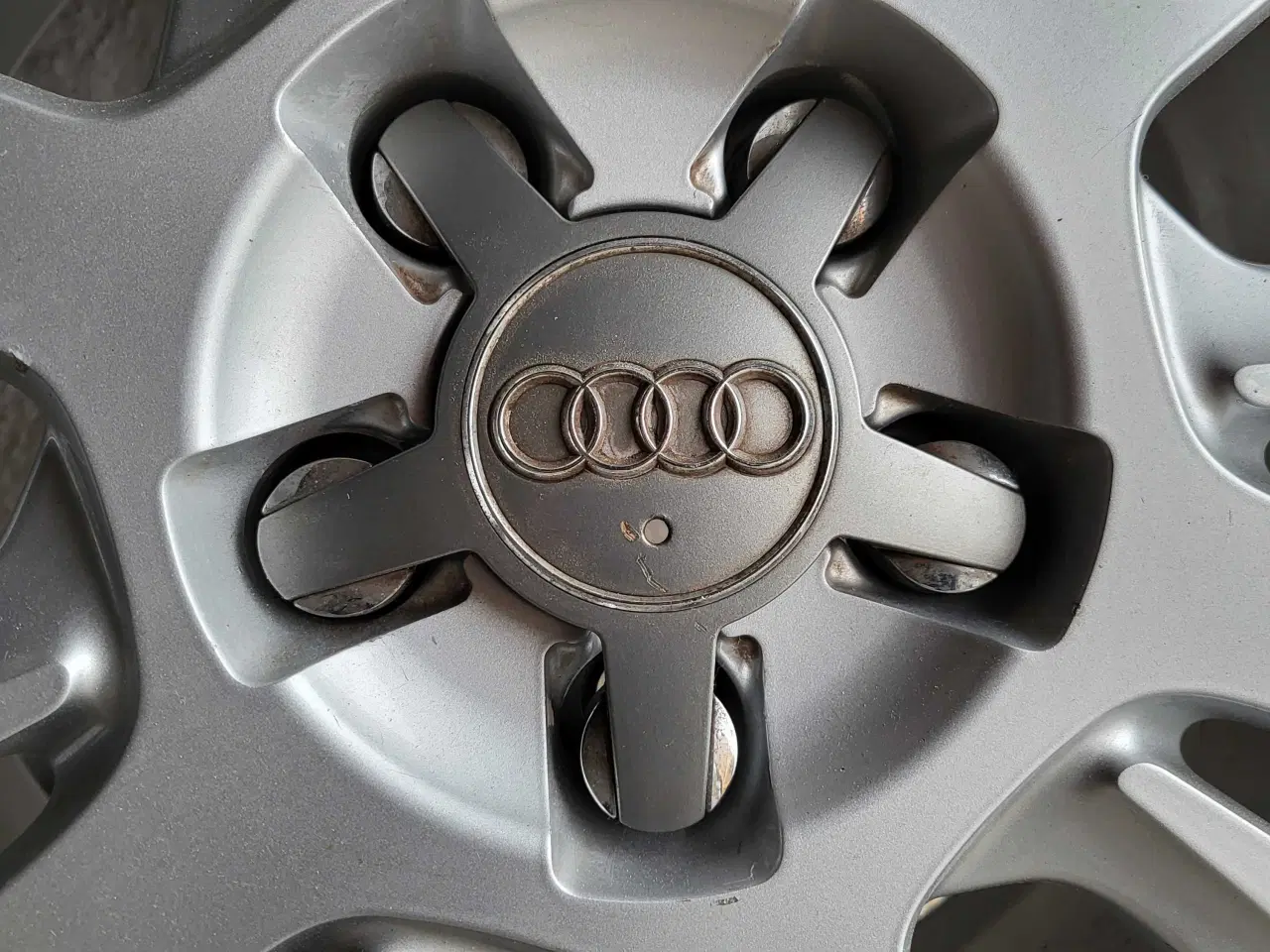 Billede 2 - Alufælge, Audi 16 tommer