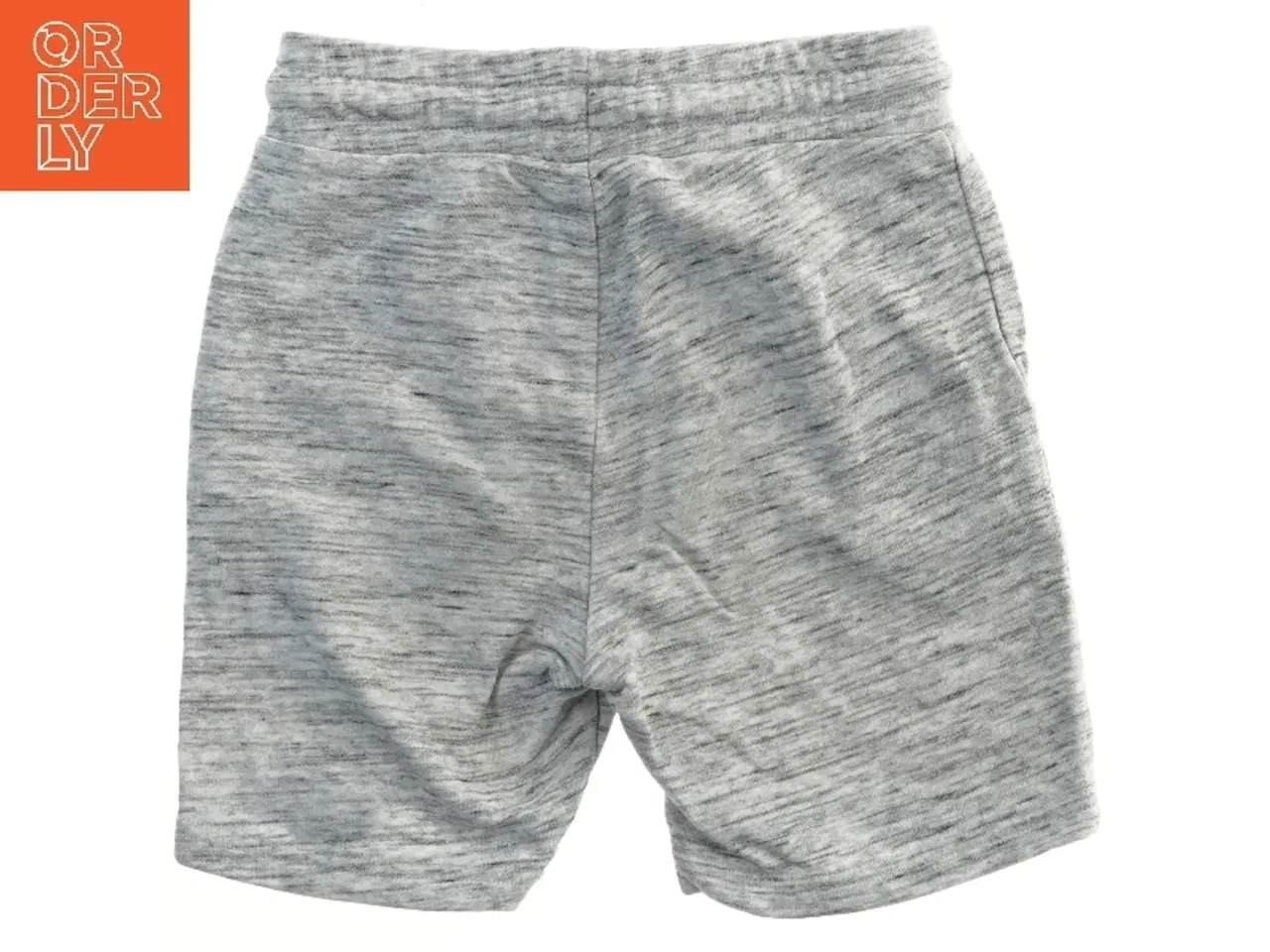 Billede 2 - Grå sweatshorts fra H&M (str. 134)