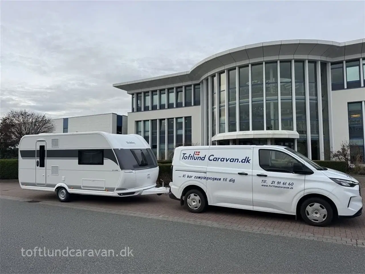 Billede 12 - 2026 - Hobby De Luxe 460 SL   TILBUD 2026 DK-Line med masser af udstyr INKL. i prisen. Enkeltsenge samt endekøkken og stort badeværelse. LAV VÆGT.