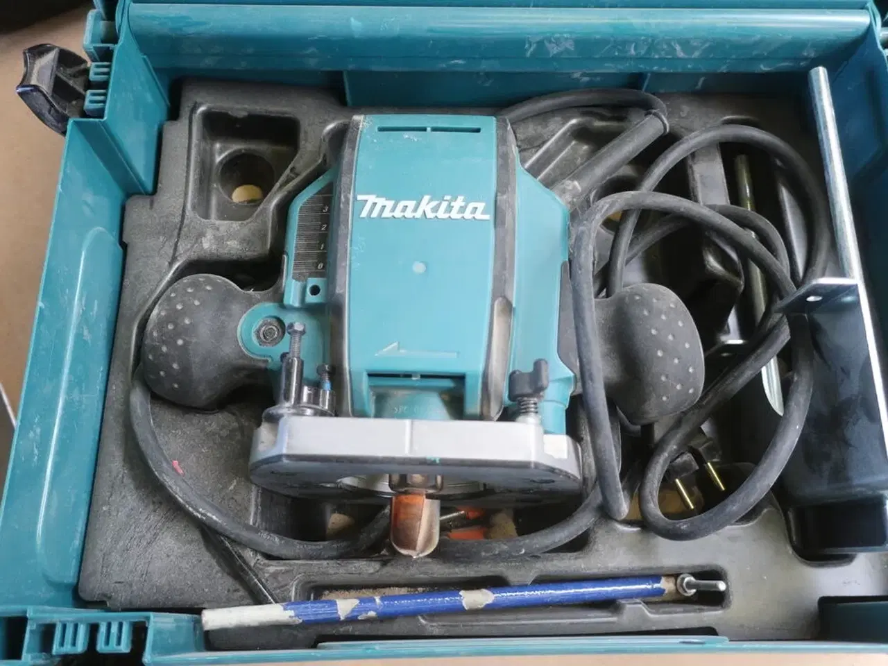 Billede 1 - Overfræser MAKITA RP0900
