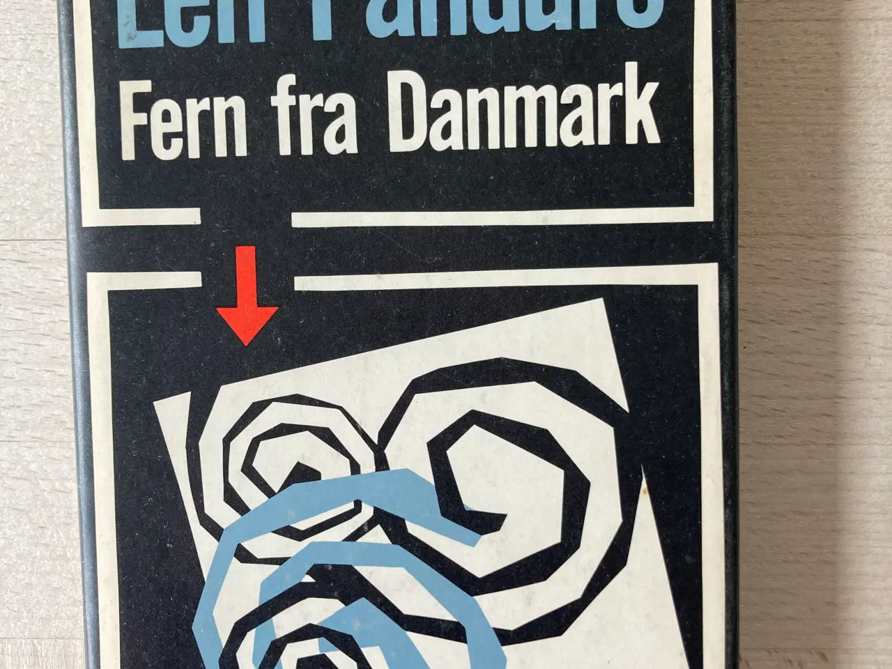 Billede 1 - Fern fra Danmark, Leif Panduro