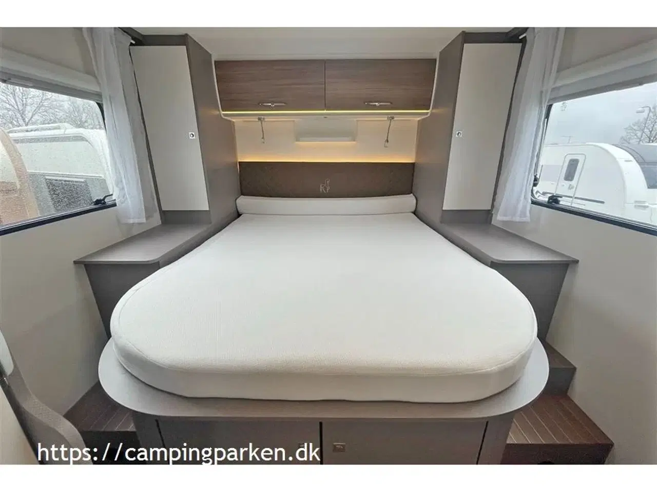 Billede 11 - 2022 - Etrusco T 7400 QB   En næsten ny autocamper med alt det rigtige udstyr!