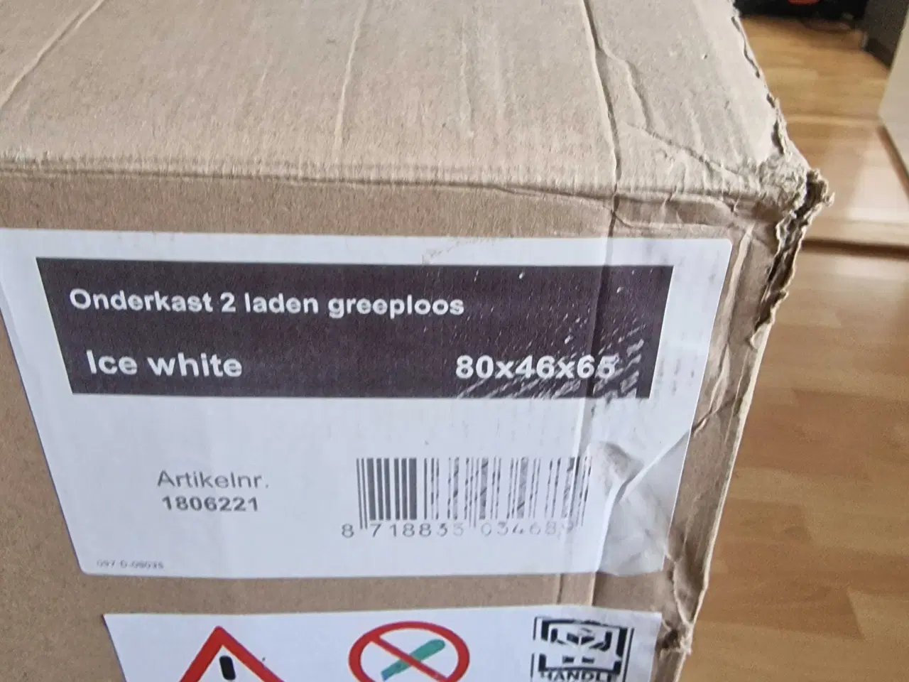 Billede 5 - Badeværelsesunderskab med vask