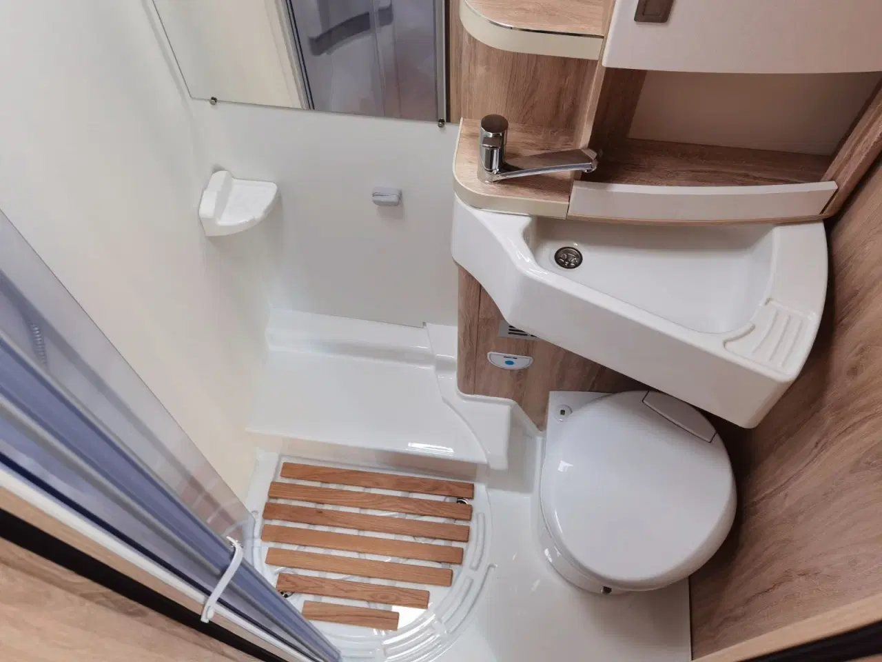 Billede 7 - Eura Mobil Profila T 676 EB Luminary-S-Paket