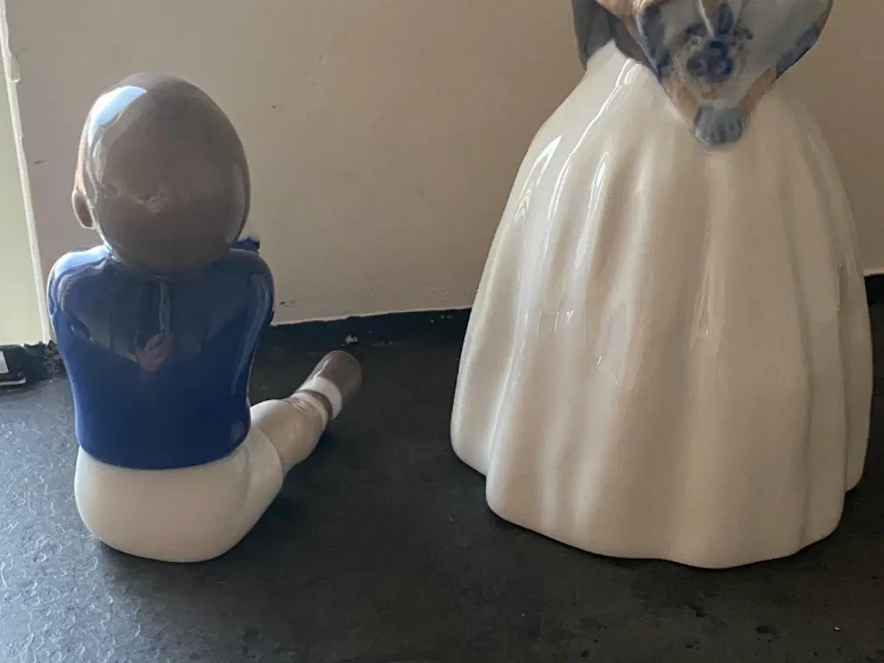 Billede 2 - Royal København mor og dreng første klasse 