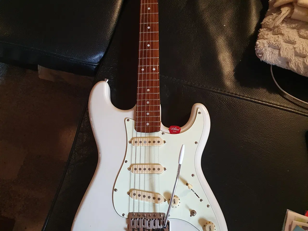 Billede 2 - Samick, creme hvid strat