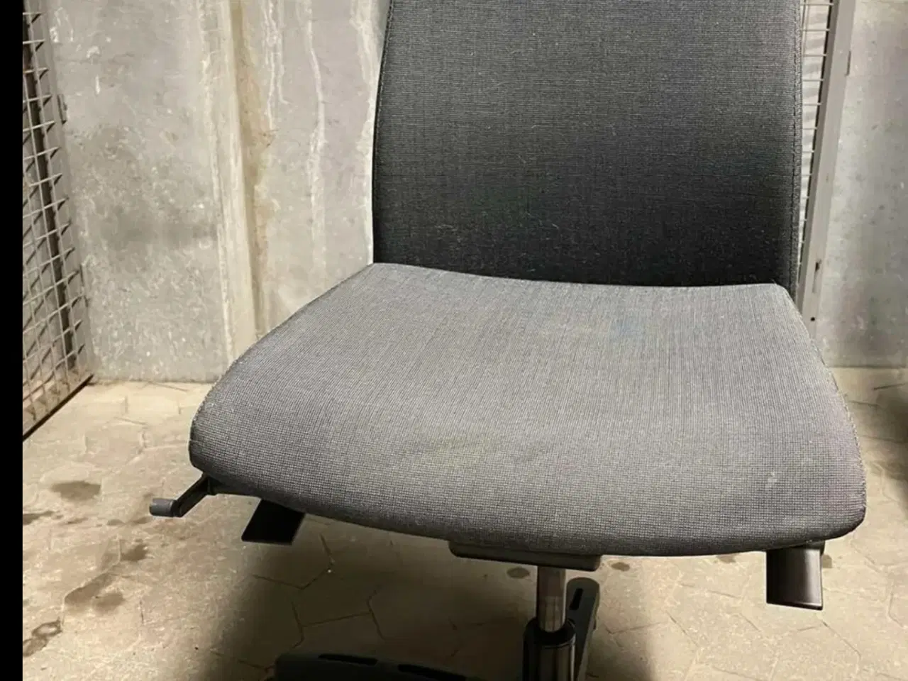 Billede 3 - En rigtigt behagelig og god kontorstol sælges