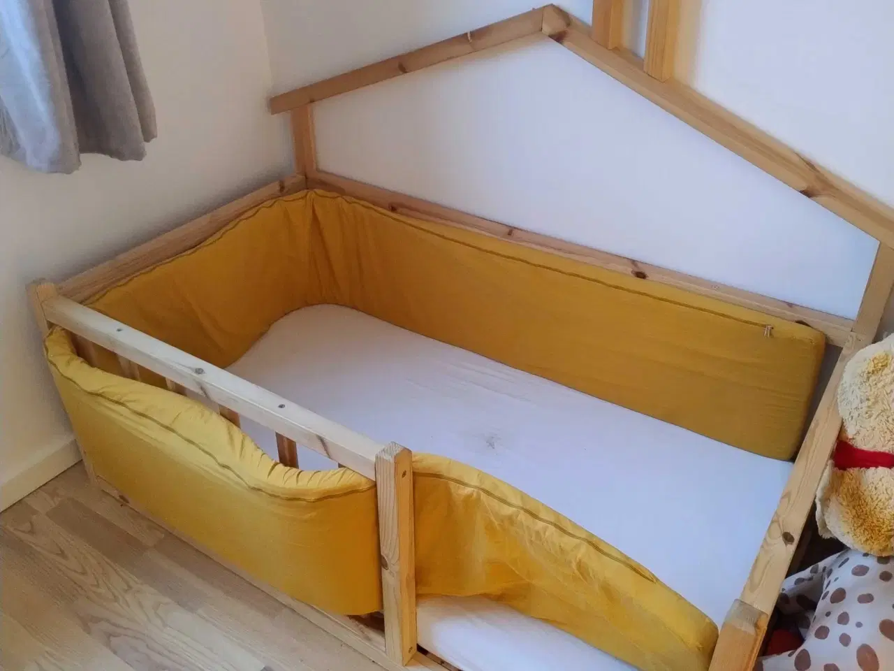 Billede 1 - Børne seng med madras