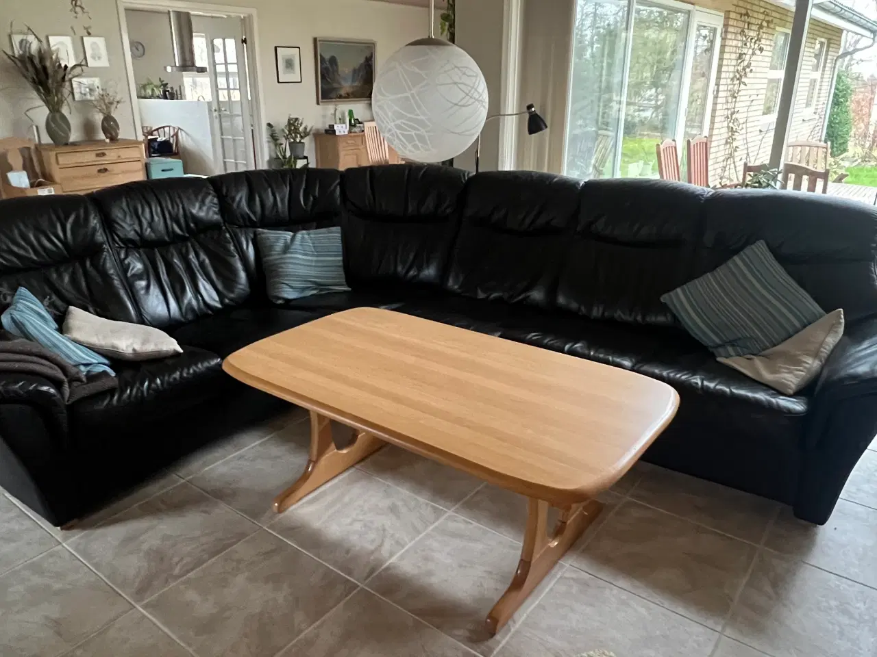 Billede 1 - Flot hjørnesofa i sort læder 
