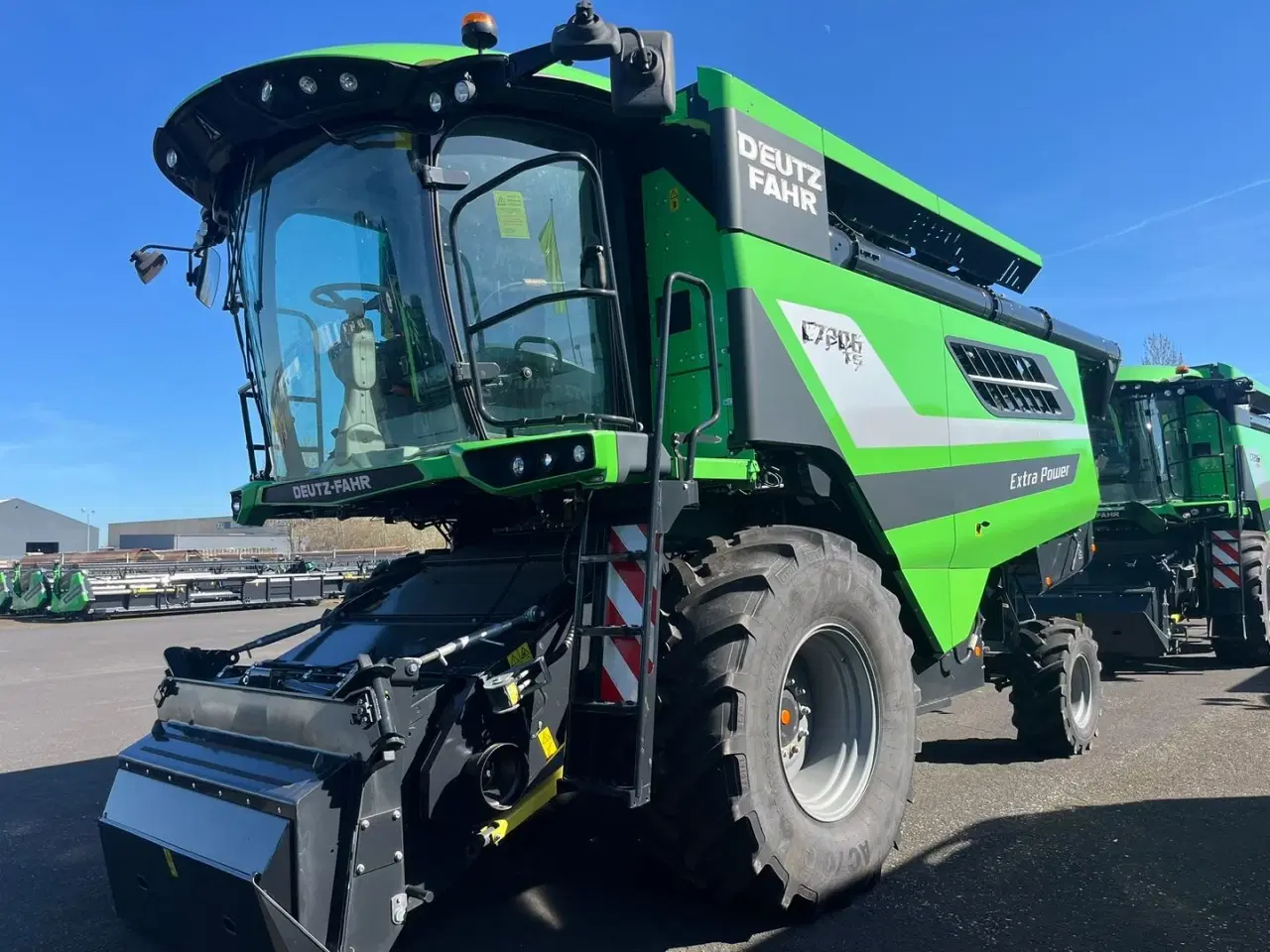 Billede 2 - Deutz-Fahr C7206 With 24feed - 7.2m header. New and unused Combine together with 7.2m header