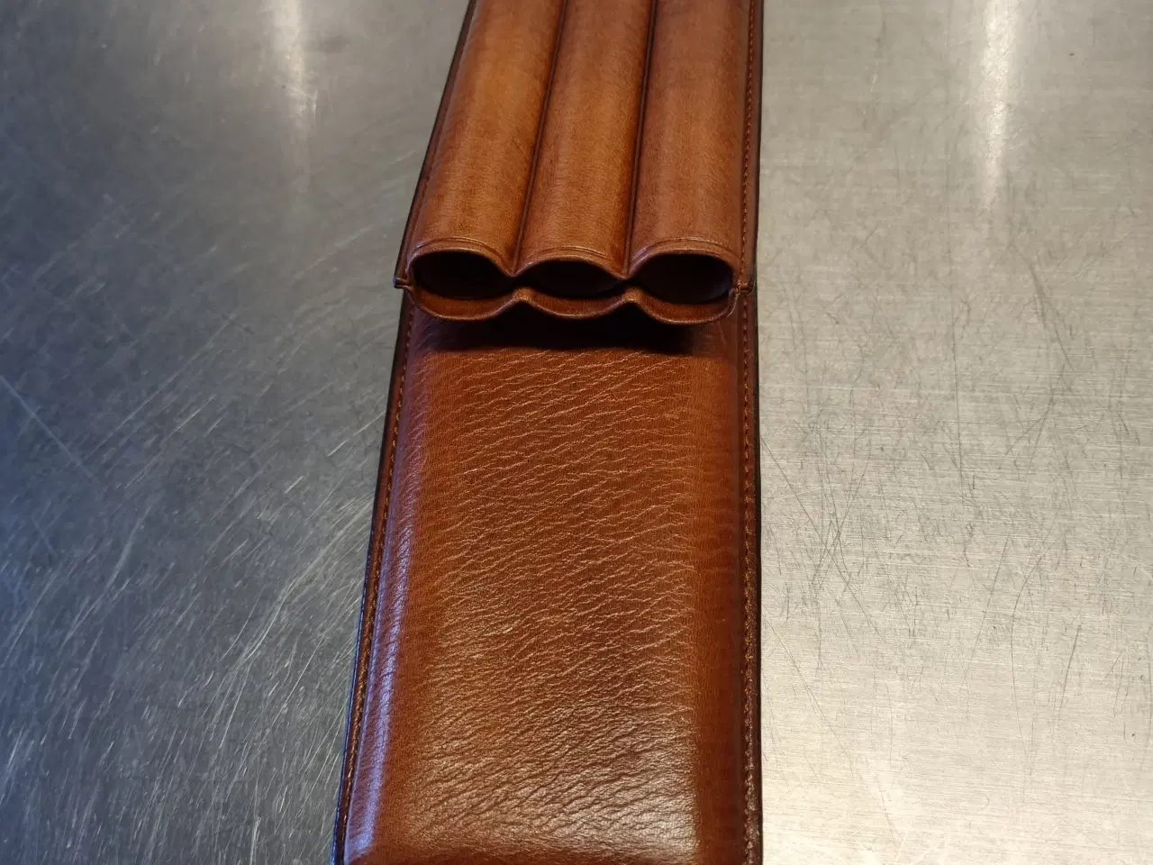 Billede 2 - Cigaretui brunt læder til 3 cigarer.
