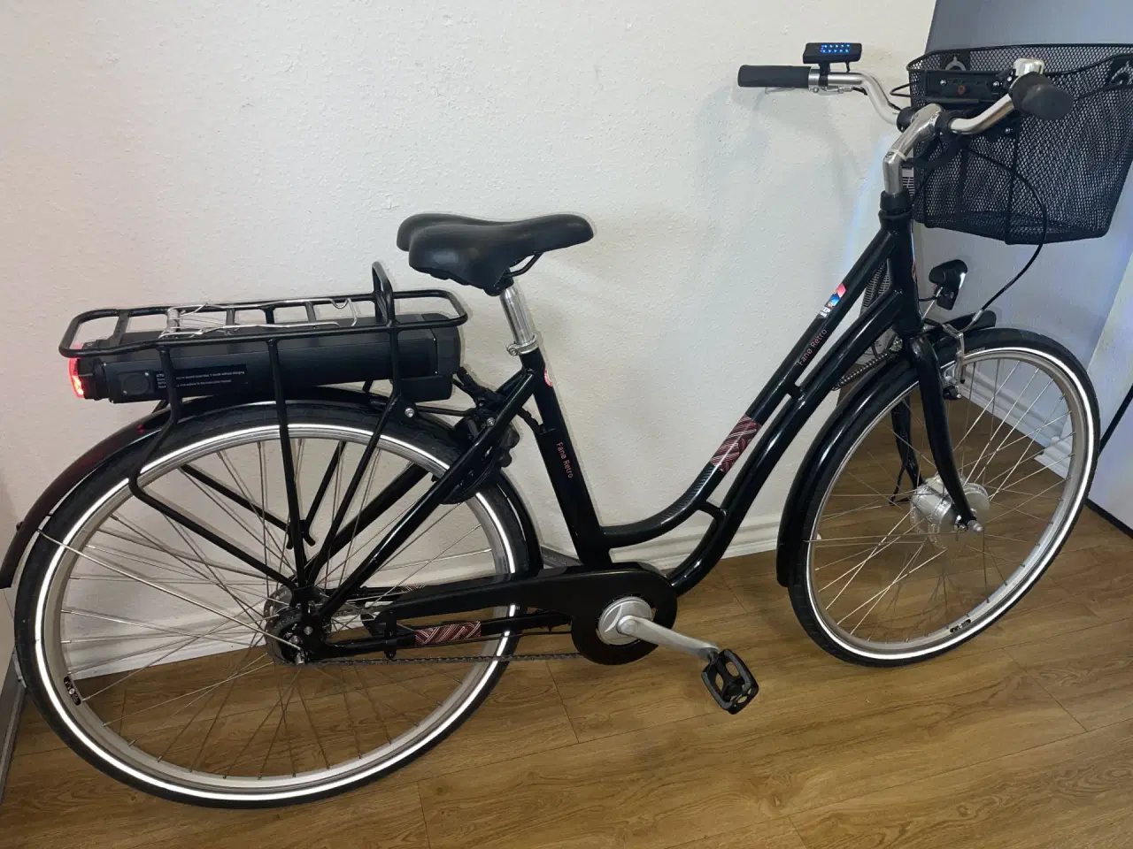 Billede 2 -    flot ebsen fanø reto dame elcykel 28"  7 gear. 