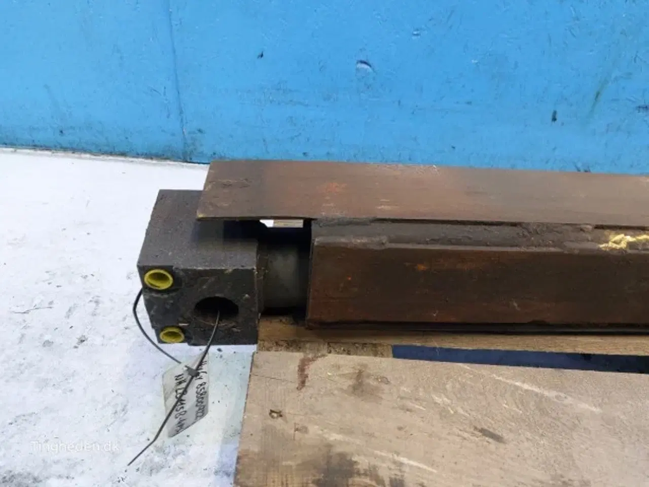 Billede 2 - New Holland LB115B Støtteben E7NN171RA