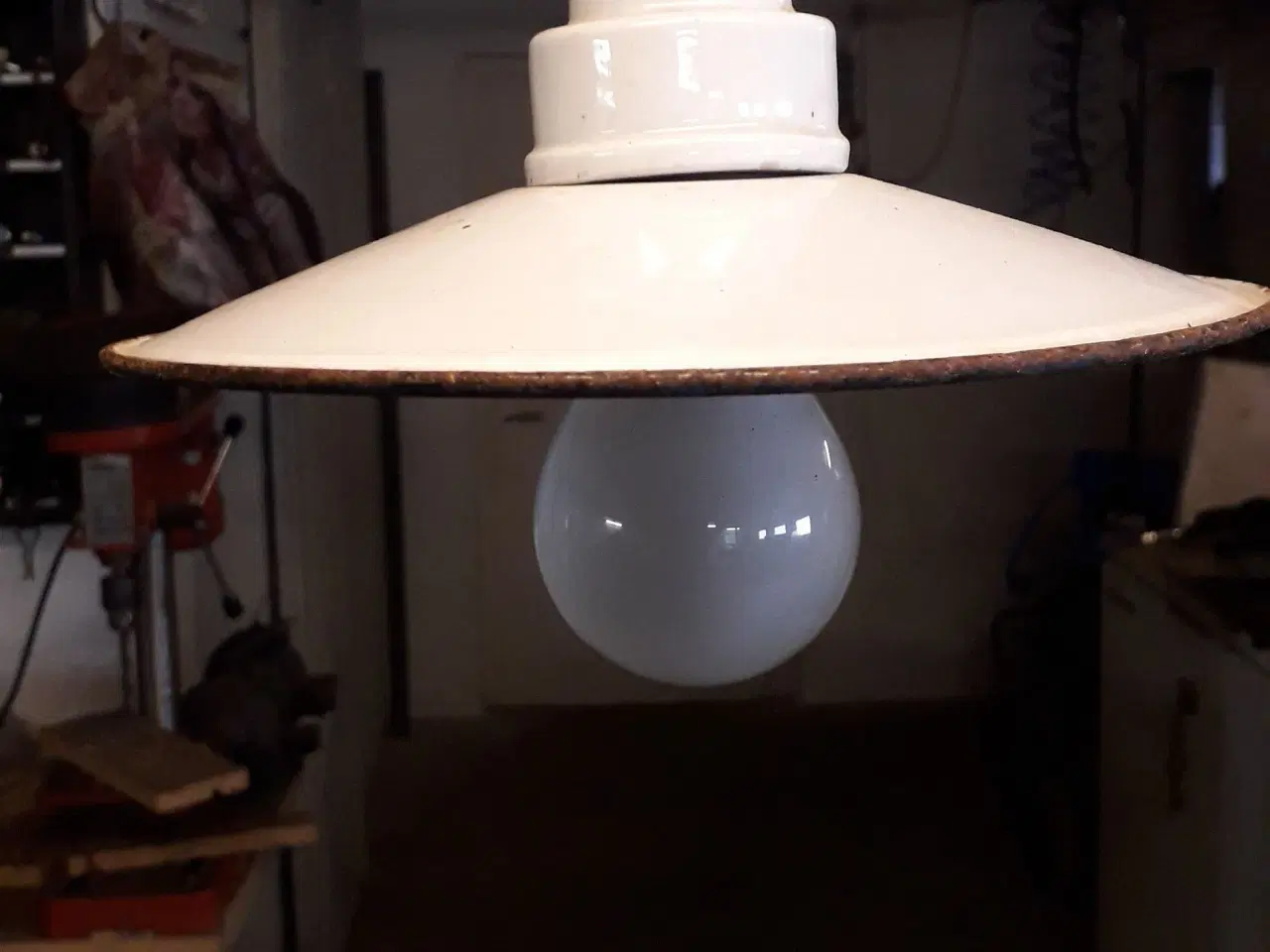 Billede 1 - Loftslampe gammel emaljeskærm porcelænsfatning