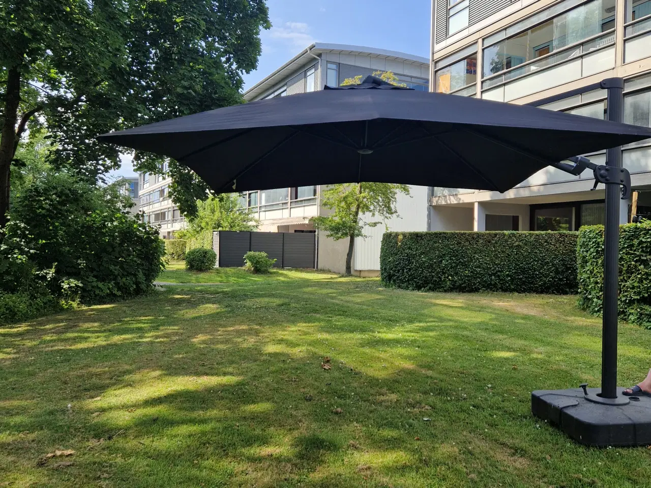 Billede 1 - Hængeparasol sort 3x3m