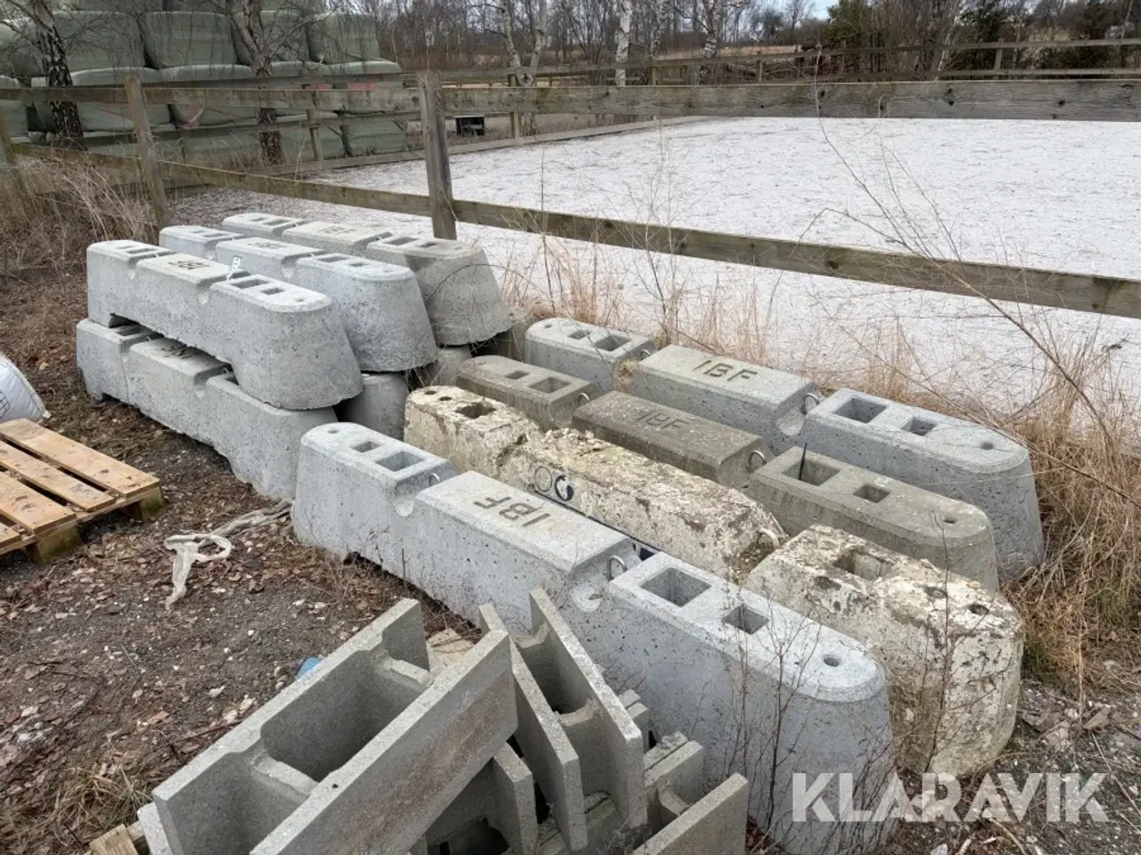 Billede 2 - Betonblokke / Afspærringsblokke IBF - 17 styk