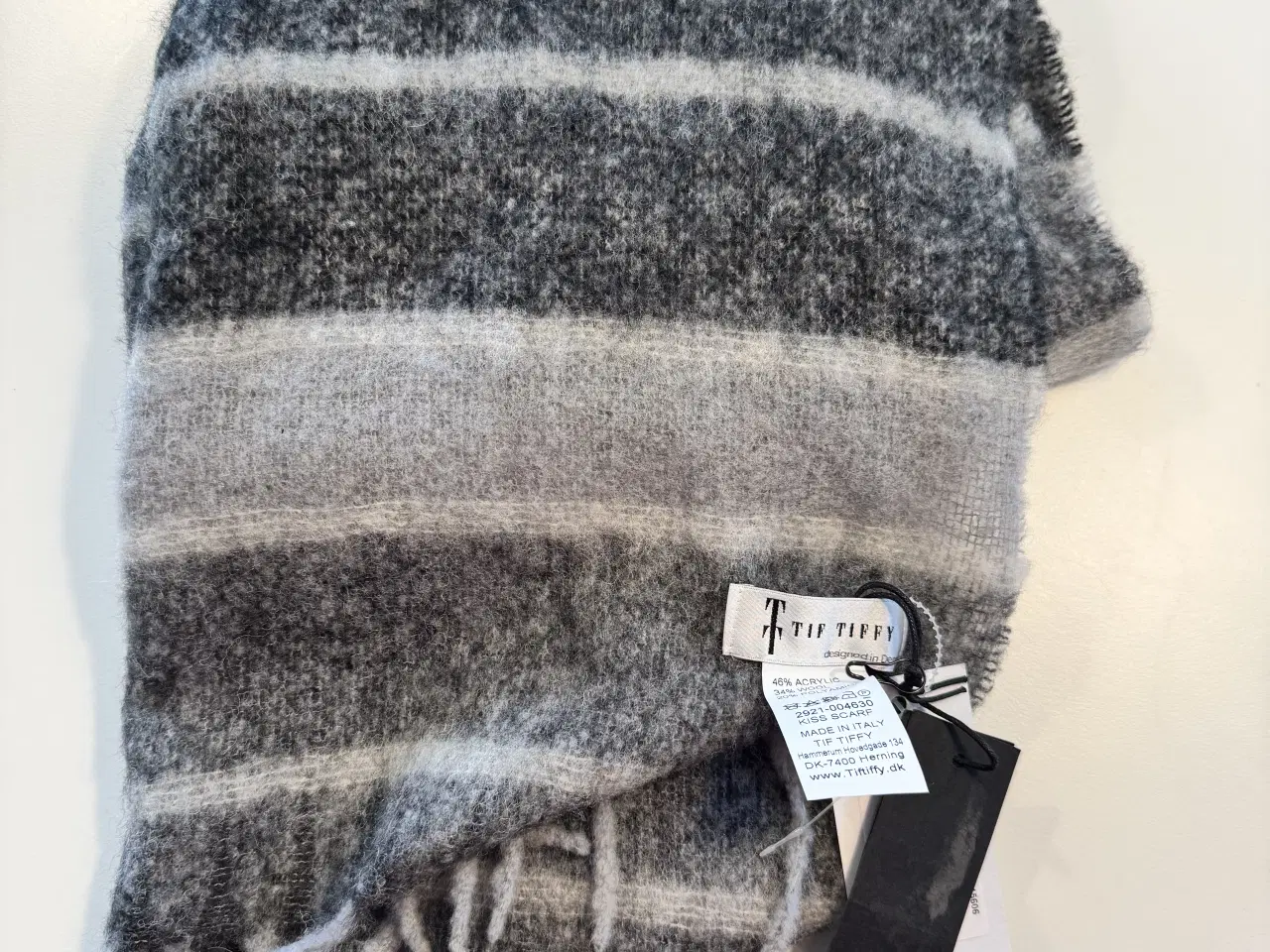 Billede 7 - Tif Tiffy tørklæde helt nyt 