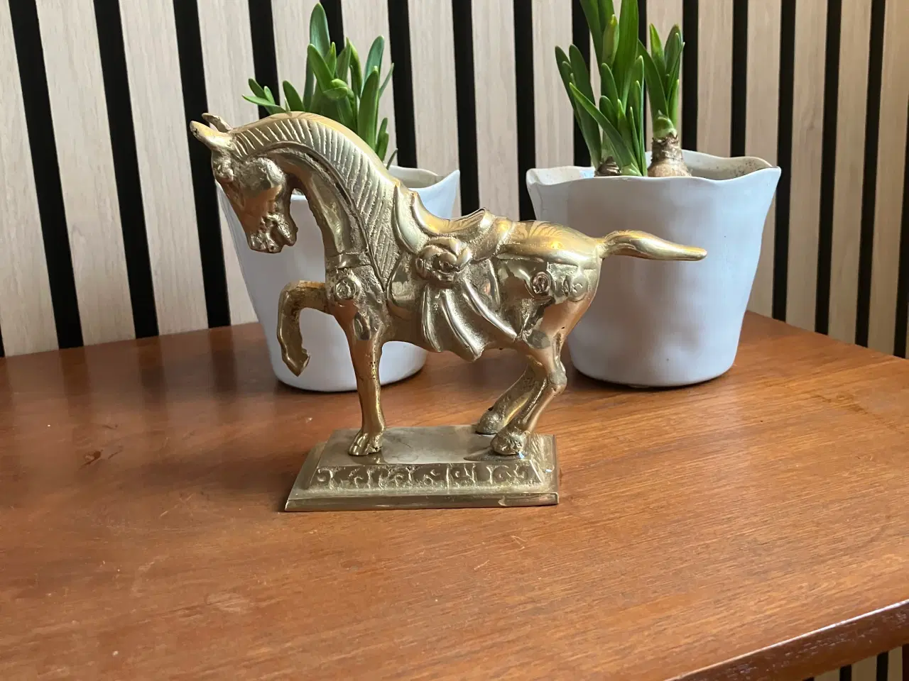 Billede 1 - Vintage messing hest med patina.