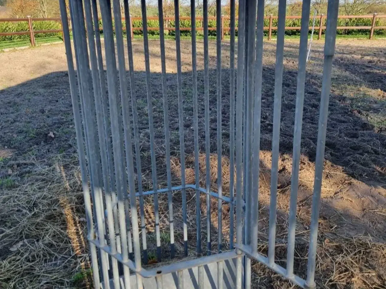 Billede 3 - Høhæk slowfeeder til udendørs 