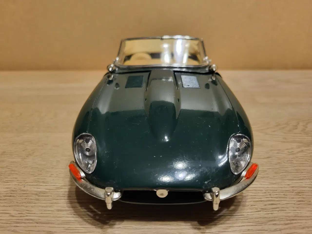 Billede 4 - Modelbil. JAGUAR E-Type Cabriolet (1961). Skala 1/