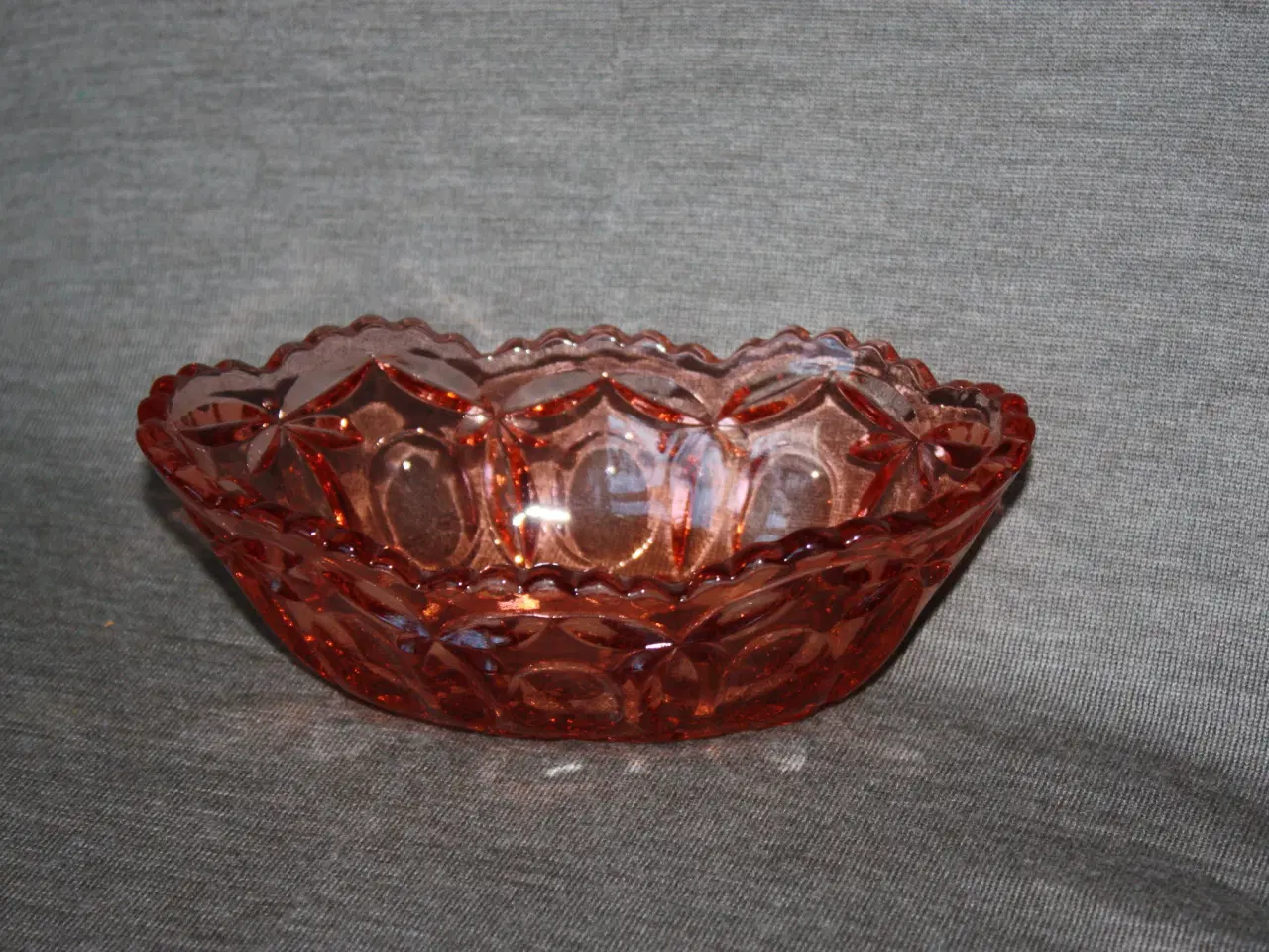 Billede 1 - Fyens glas skål Rolf 17,5 cm lyserød?