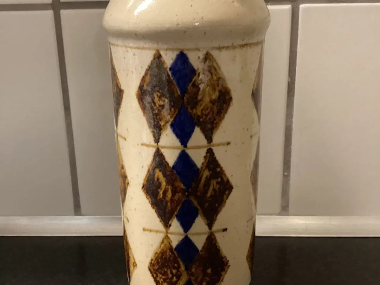 Billede 1 - Vase i Harlekin mønster, Michael Andersen