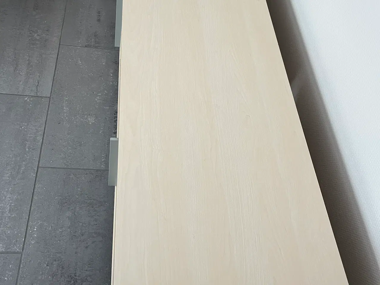 Billede 6 - Fin skænk med 2 låger