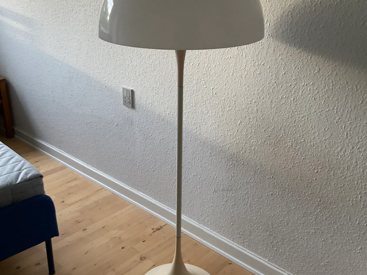 Billede 4 - Gulvlampe hvid Panthell